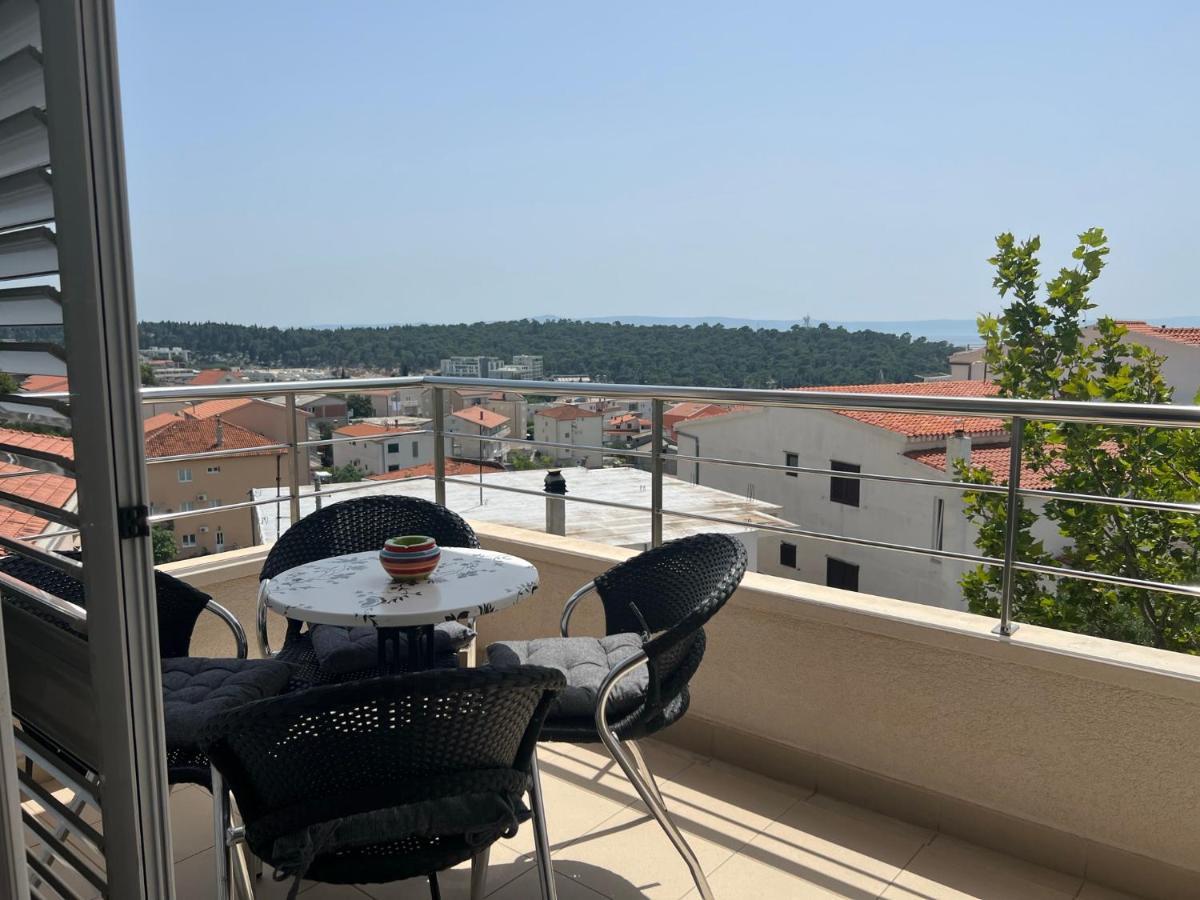 Apartment Lucija - Cozy Flat In The City Center With A Sea View & Parking Makarska Exterior photo