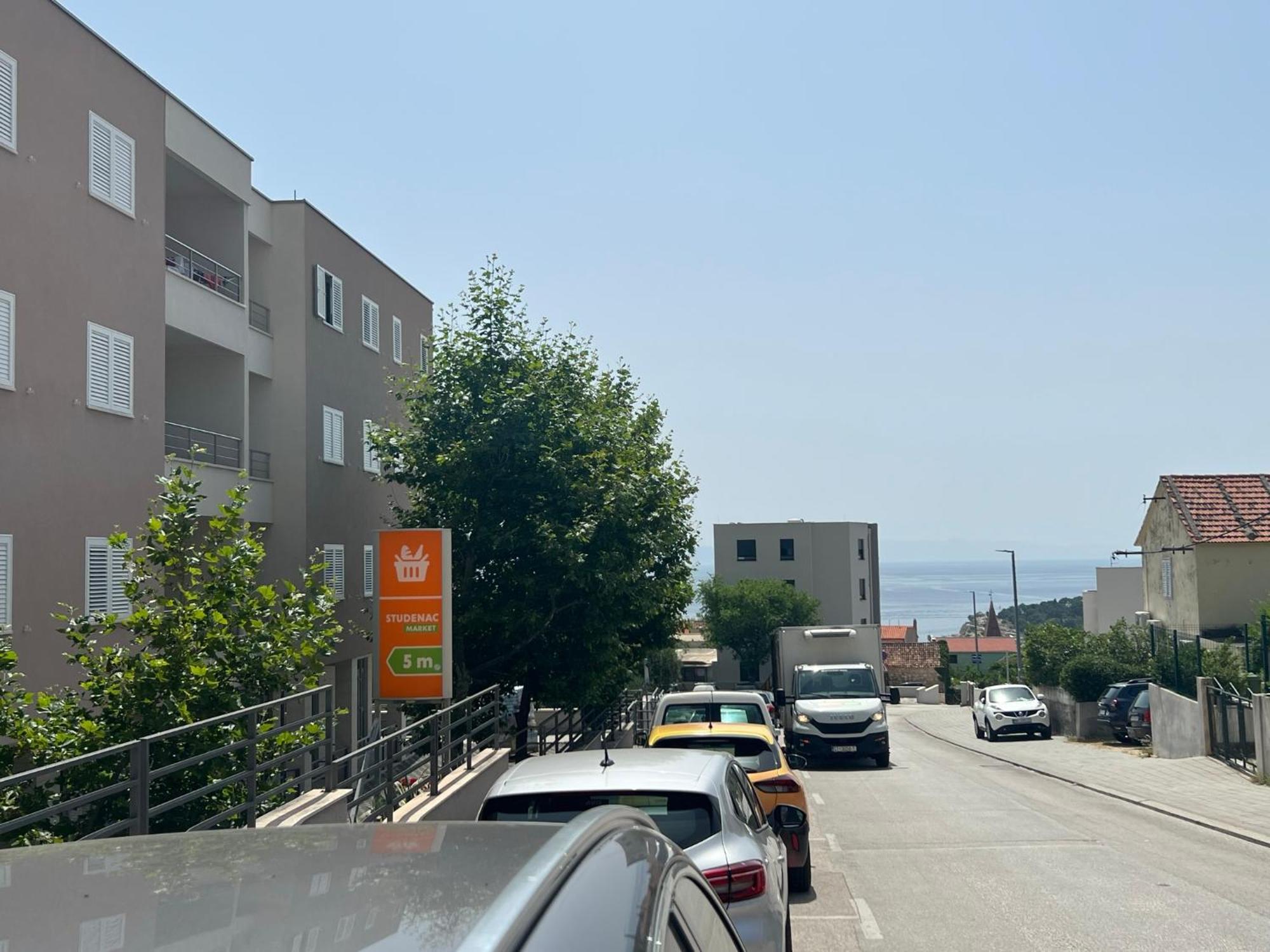 Apartment Lucija - Cozy Flat In The City Center With A Sea View & Parking Makarska Exterior photo
