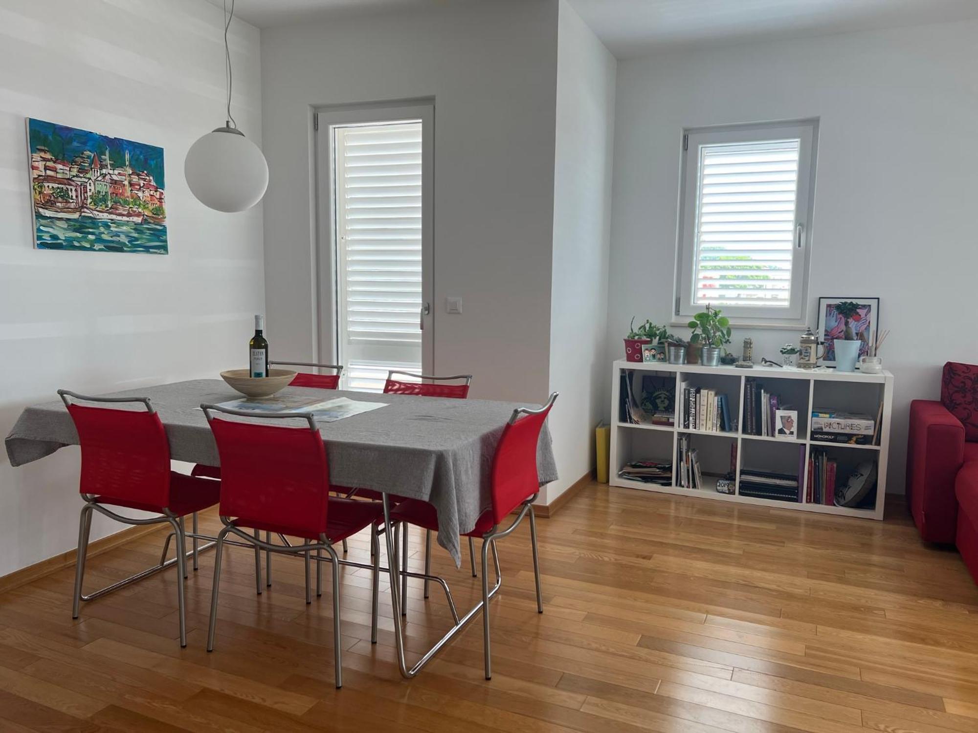 Apartment Lucija - Cozy Flat In The City Center With A Sea View & Parking Makarska Exterior photo